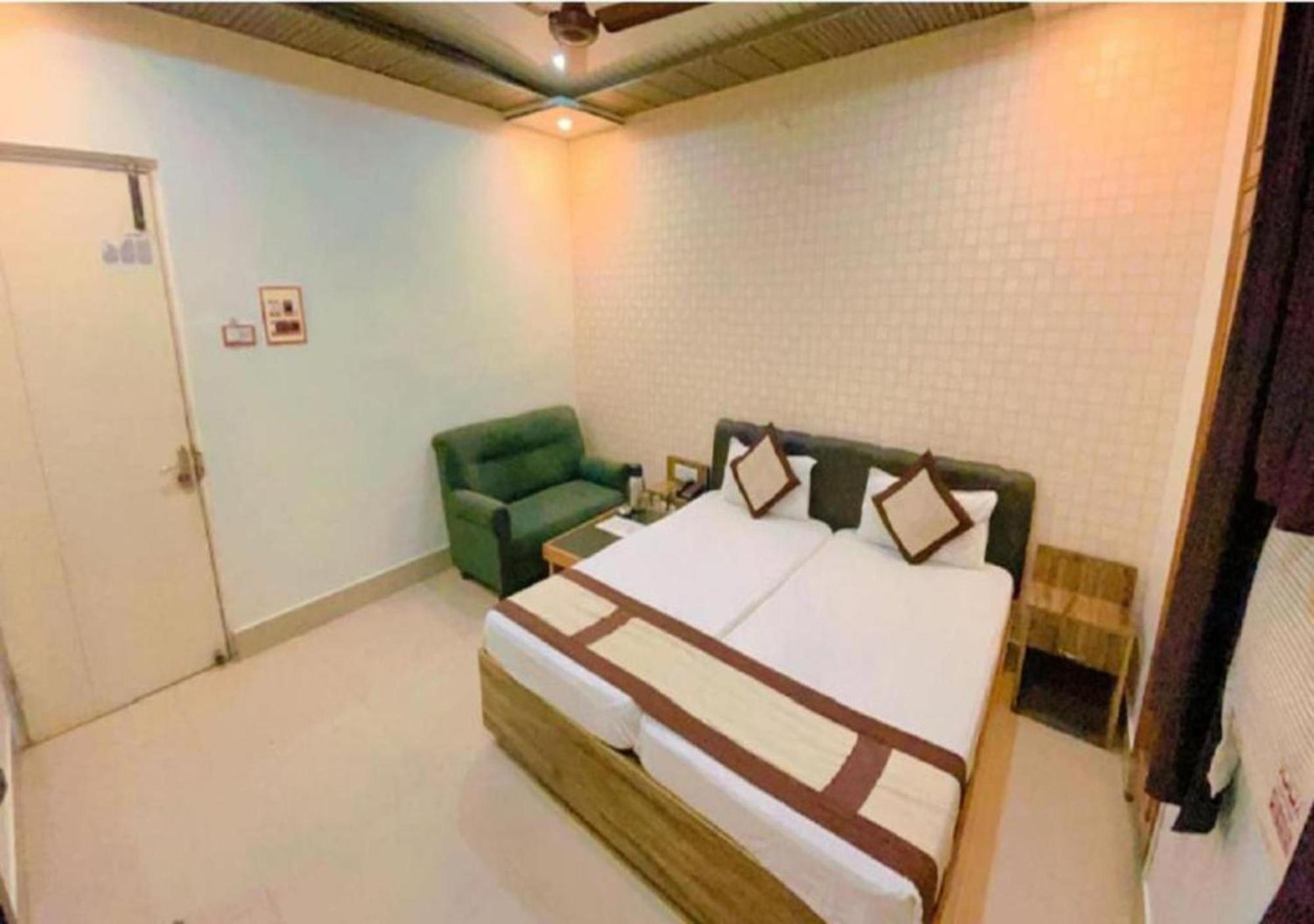 Grg R P International Patna Hotel Patna  Buitenkant foto