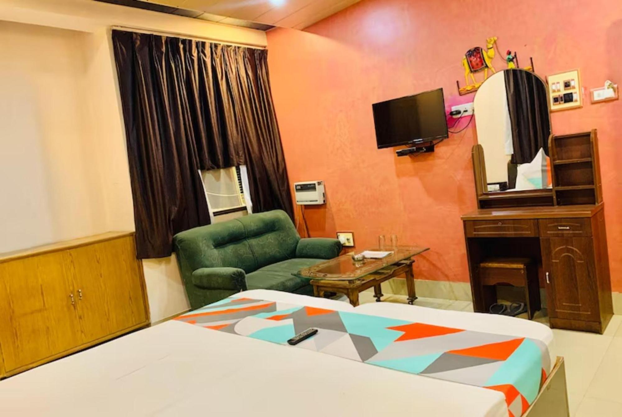 Grg R P International Patna Hotel Patna  Buitenkant foto