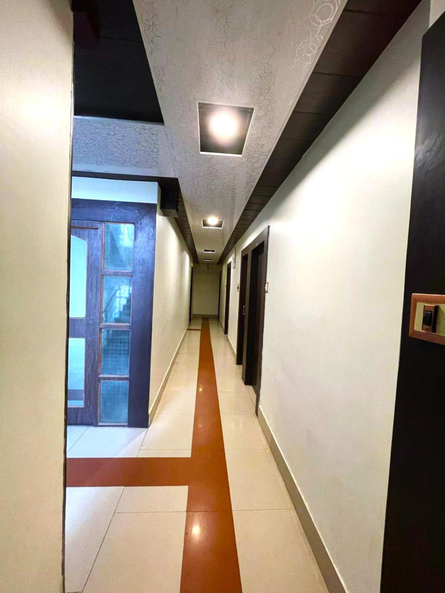 Grg R P International Patna Hotel Patna  Buitenkant foto